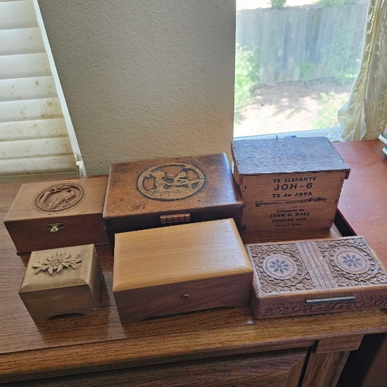 GROUP LOT OF BOXES AND MUSIC BOXES