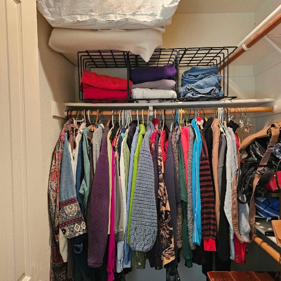 CLOSET CONTENT