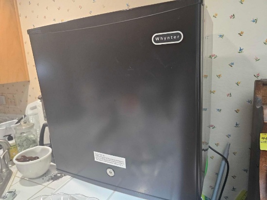 WHYNTER FREEZER
