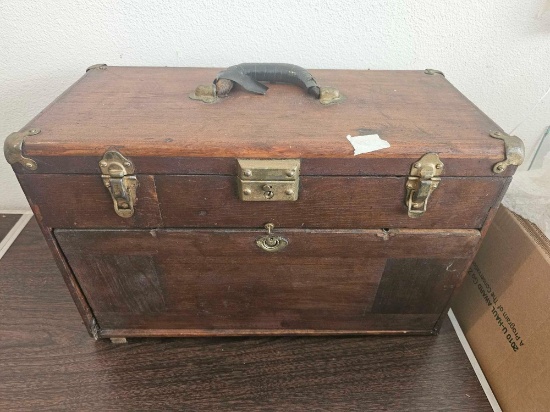 VINTAGE JEWELERS TOOLBOX & VINTAGE METAL SAMPLER BOX
