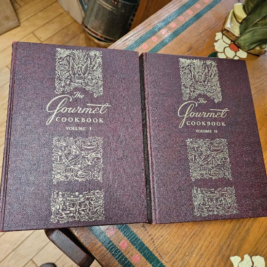 GROUP LOT OF COOK BOOKS AND KNICK -KNACKS