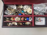 LARGE MIXED LOT OF EARINGS