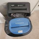 2 PAPER SHREDDERS