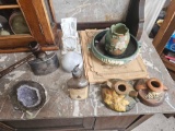 CONTENTS ON THE WASH STAND