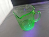 VASELINE GLASS MEASURING CUP