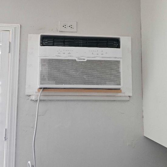 TOSHIBA WINDOW AIR CONDITIONER
