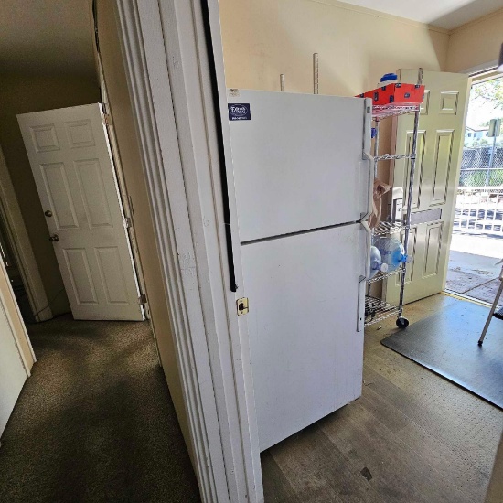 GE REFRIGERATOR