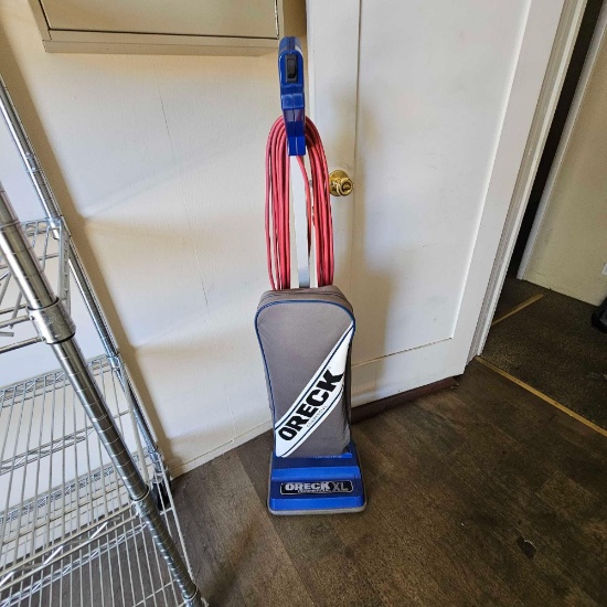 ORECK COMMERCIAL EXTEND A LIFE VACUUM