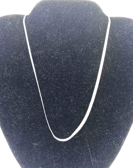 SILVER HERRINGBONE NECKLACE