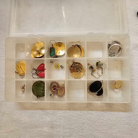 GROUP LOT OF COSTUME JEWELRY