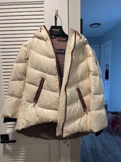 FLO & CLO PUFFER JACKET SIZE 40