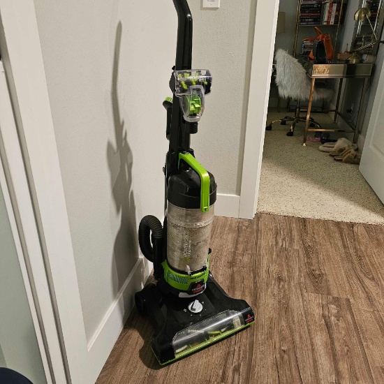 BISSELL VACUUM