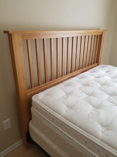 Head board and Sleep number mattress - Will not be shipped
