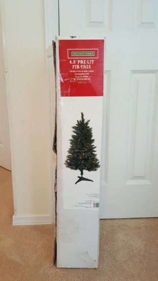 4.5ft Christmas tree- Will not be shipped