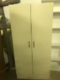 Metal storage cabinet (lot 16)