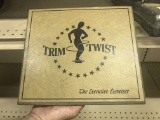 Vintage Trim Twist Exerciser (lot 12)