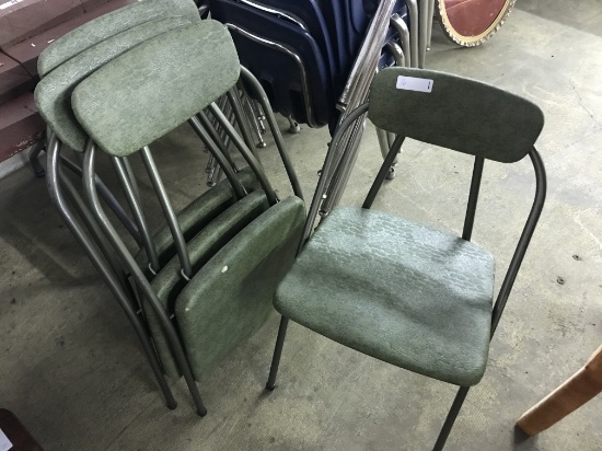 Set of 4 Green Folding Chairs (lot 1)