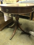 Round table (lot 9)