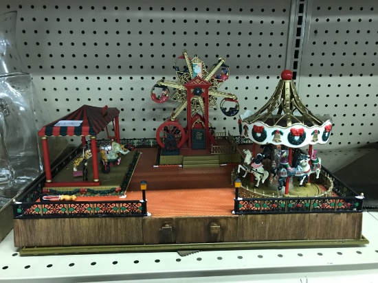 CIRCUS DISPLAY (lot 13)