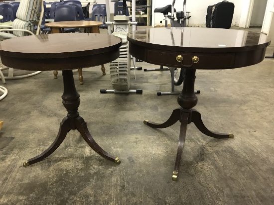 2 Round End Tables (lot 2)