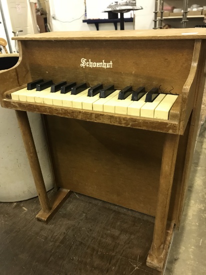 Vintage Kids Toy Piano (lot 6)