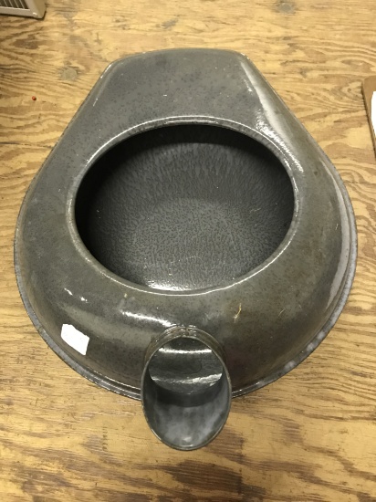 Vintage Bed Pan (lot 6)