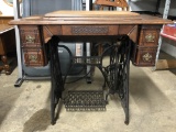 Singer Sewing Machine, top needs finished (lot 1)
