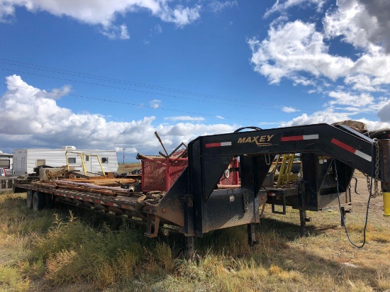 2013 Maxey 40 foot x 8 foot gooseneck flatbed, tandem duel, GVWR 22,400, vin:5R8GN4022DM026714, ramp