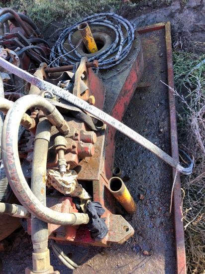 Close faced tubing tongs/piperiders, raising ram