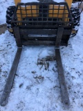 Skid steer pallet forks