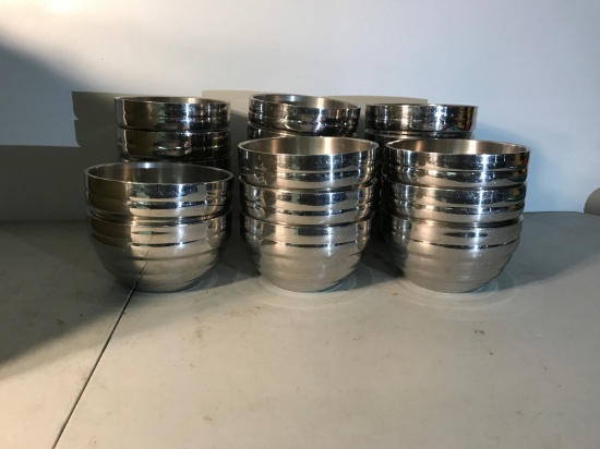 20 Vollrath Stainless steel bowls
