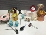 Glassware lot, some might be Fenton, various other pieces