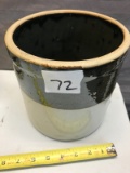 2 tone pottery crock, approx 1 gallon