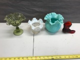 4 Pieces of Fenton Glass, all appear blemish free