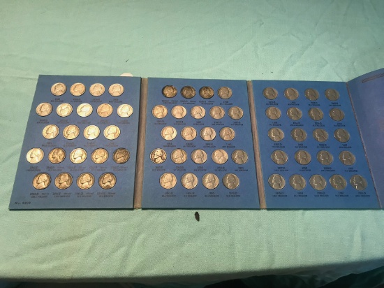 Complete Jefferson Nickel 1938 to 1961 set, with all 35% War Nickels included
