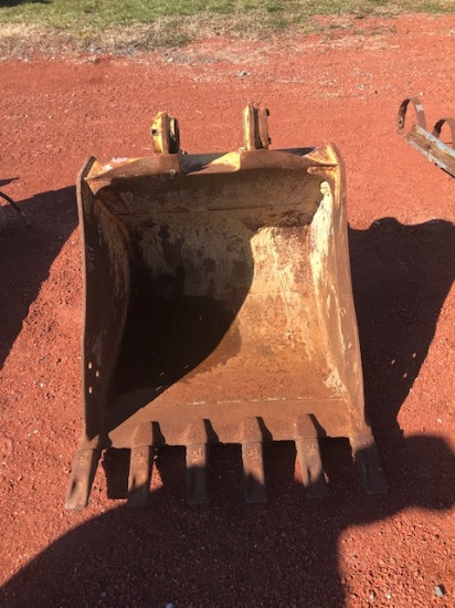 24" Cat Bucket