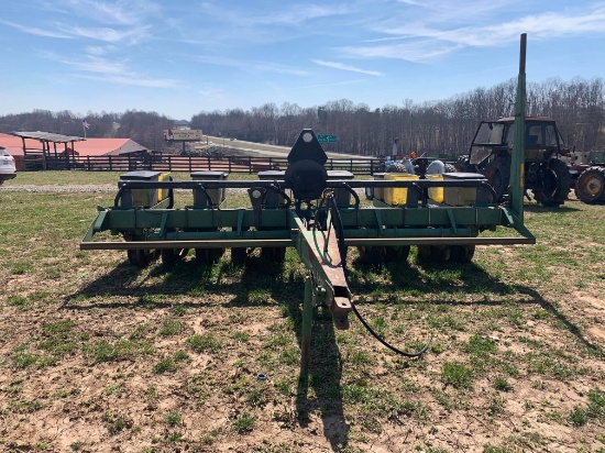 7200 JD CORN PLANTER