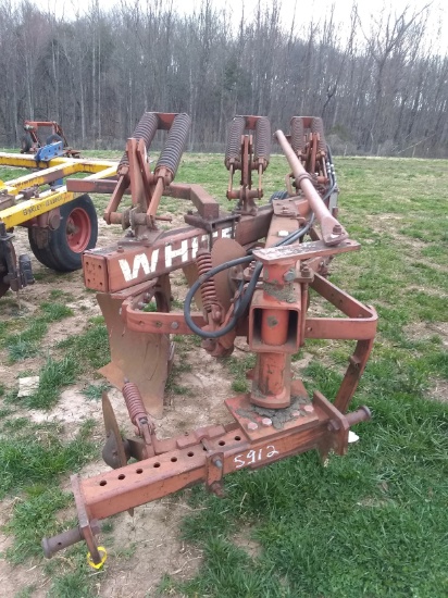 WHITE 3 BOTTOM PLOW