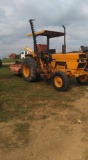 585 CASE TRACTOR - RUNS GOOD - LIFT WONT GO DOWN - EVERYTHING WORKS GOOD EX
