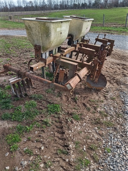 2 ROW ROLLING CULTIVATOR W/ FERTILIZE HOPPER