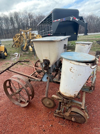 2 ROW CORN PLANTER
