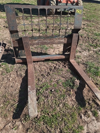 QUICK ATTACH PALLET FORKS
