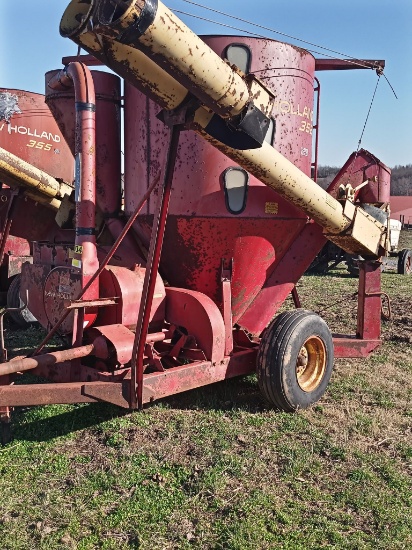 NEW HOLLAND GRINDER MIXER