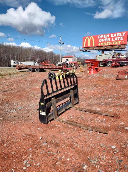 SKIDSTEER PALLET FORKS