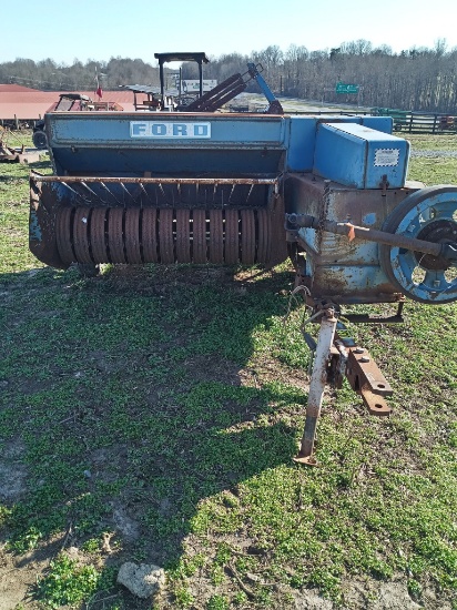 FORD 532 SQUARE BALER