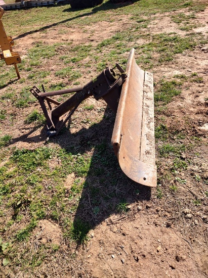 JOHN DEERE SCRAPE BLADE - 3 PT HITCH