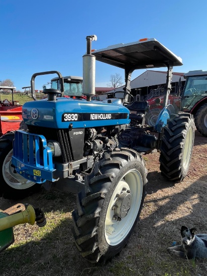 NEW HOLLAND 3930 TRACTOR - 1676 HOURS