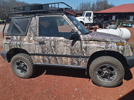 98 CHEVY TRACKER W/ TITLE *5TH GEAR JUMPS OUT - HAVE PARTS TO FIX*