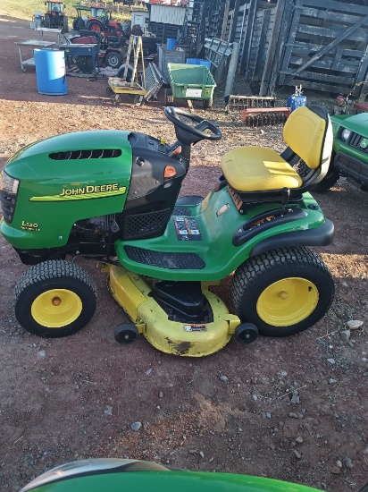 JOHN DEERE L130 LAWN TRACTOR - 343 HOURS