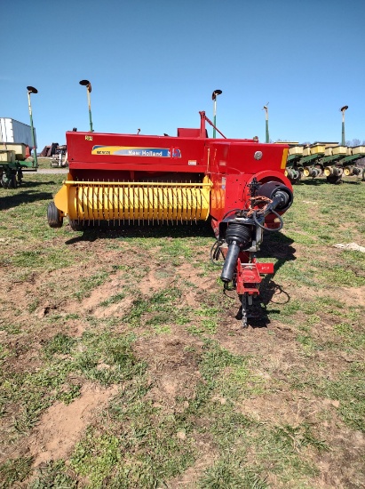 NEW HOLLAND HAYLINER BALER